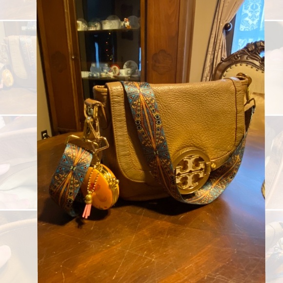 Vintage Tory Burch Leather Crossbody w/ extra strap! Cleaned & Refreshed! - Picture 3 of 13